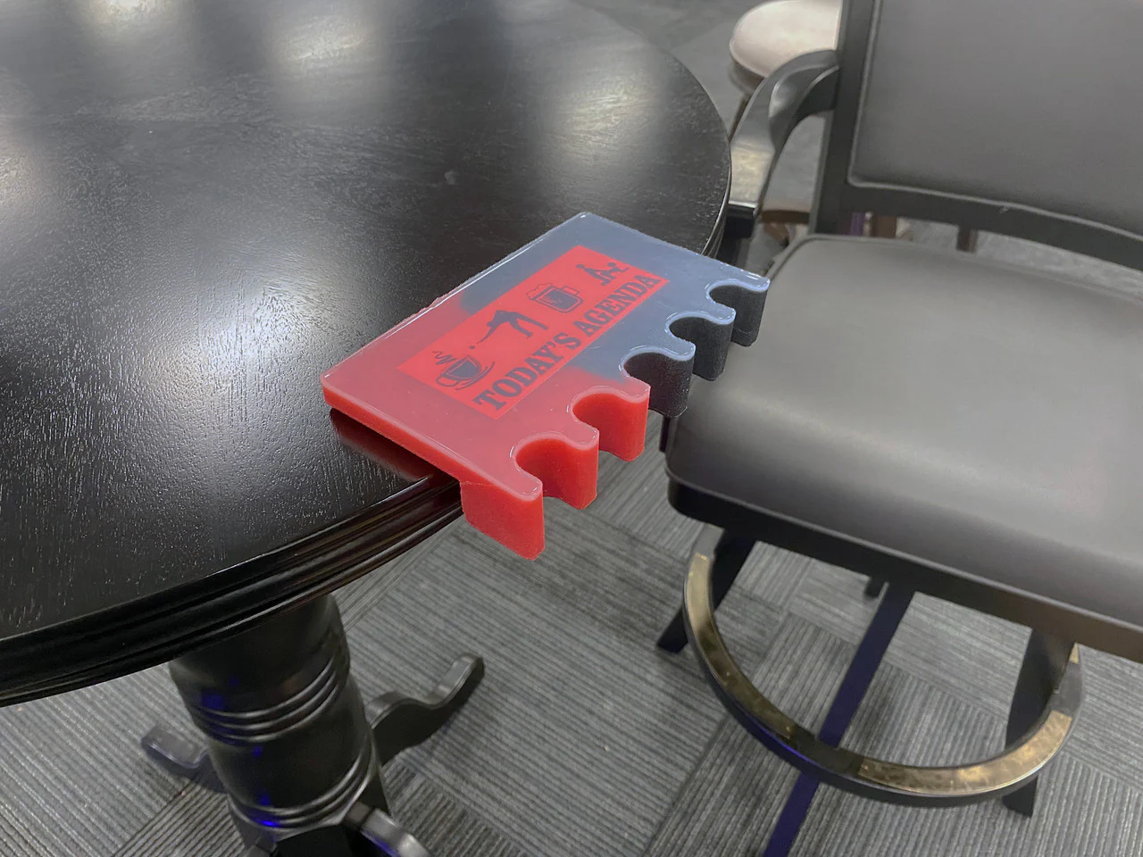 Today's Agenda 5 Cue Holder Black and Red - Image 4